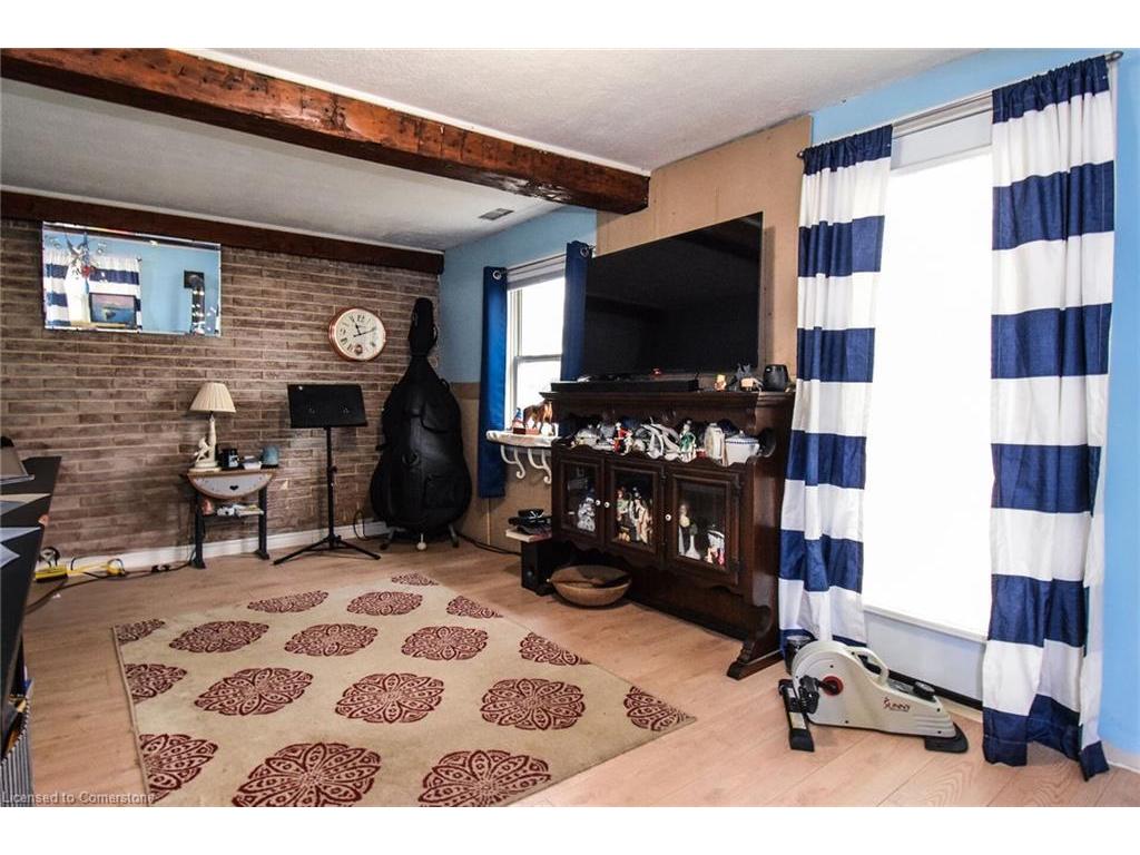 









616


Broad

Street East,
Dunnville,




ON
N1A 1H1

