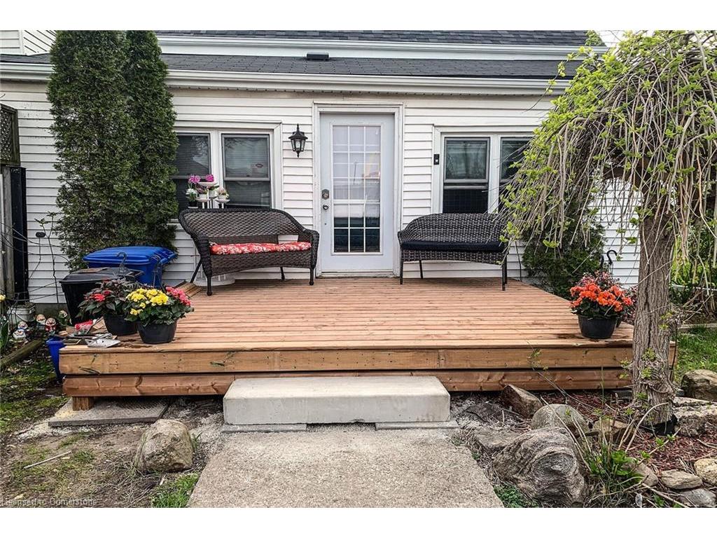 









616


Broad

Street East,
Dunnville,




ON
N1A 1H1

