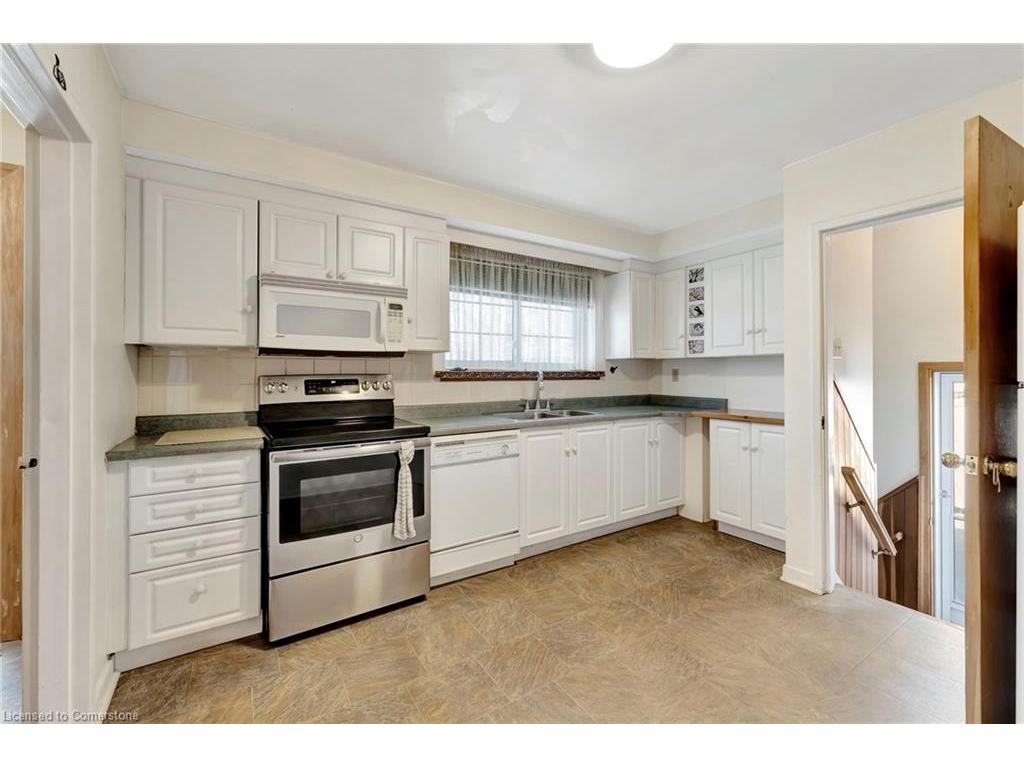 









429


Norrie

Crescent,
Burlington,




ON
L7L 3S4

