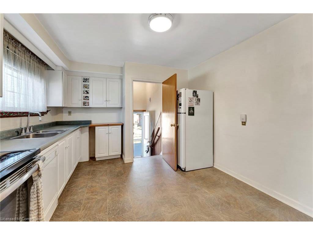 









429


Norrie

Crescent,
Burlington,




ON
L7L 3S4

