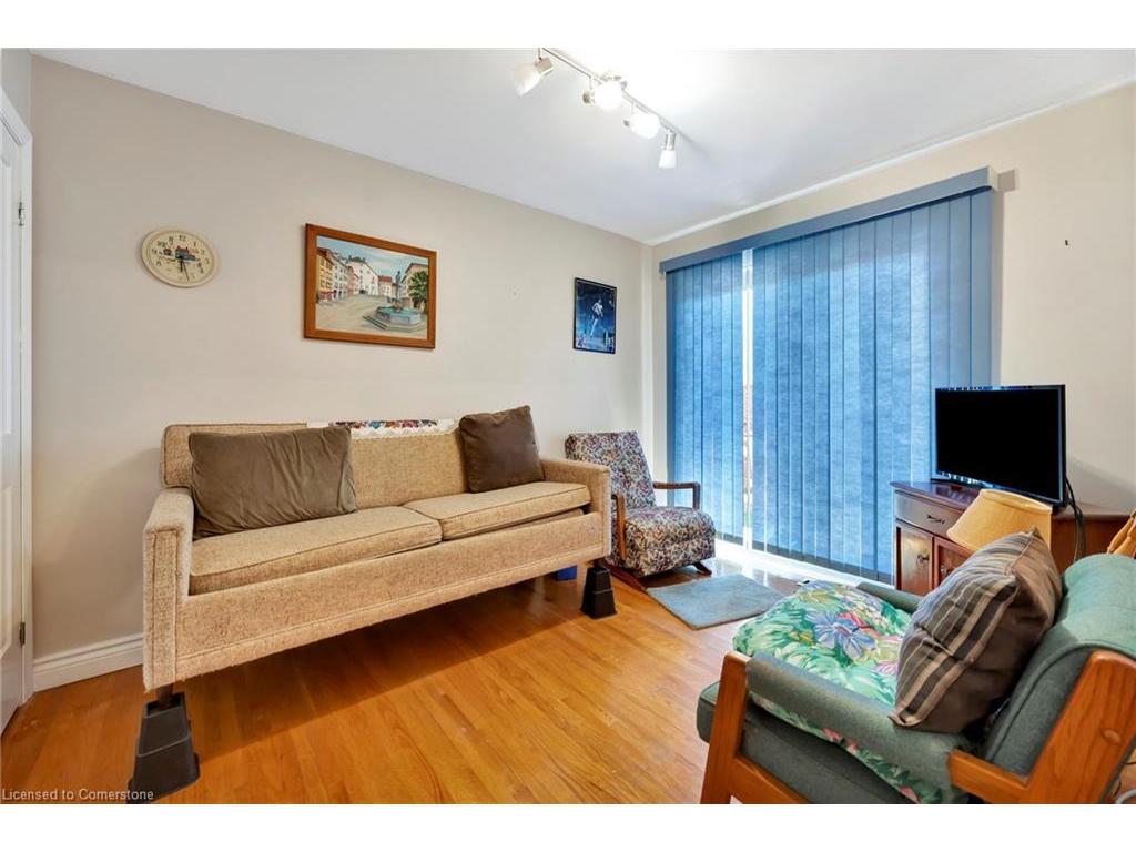 









429


Norrie

Crescent,
Burlington,




ON
L7L 3S4

