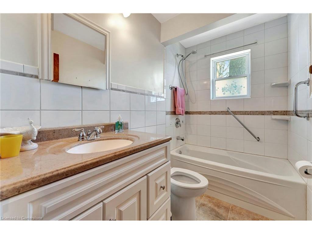 









429


Norrie

Crescent,
Burlington,




ON
L7L 3S4

