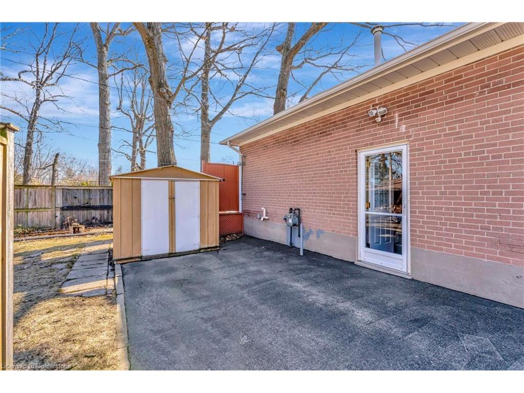 









429


Norrie

Crescent,
Burlington,




ON
L7L 3S4

