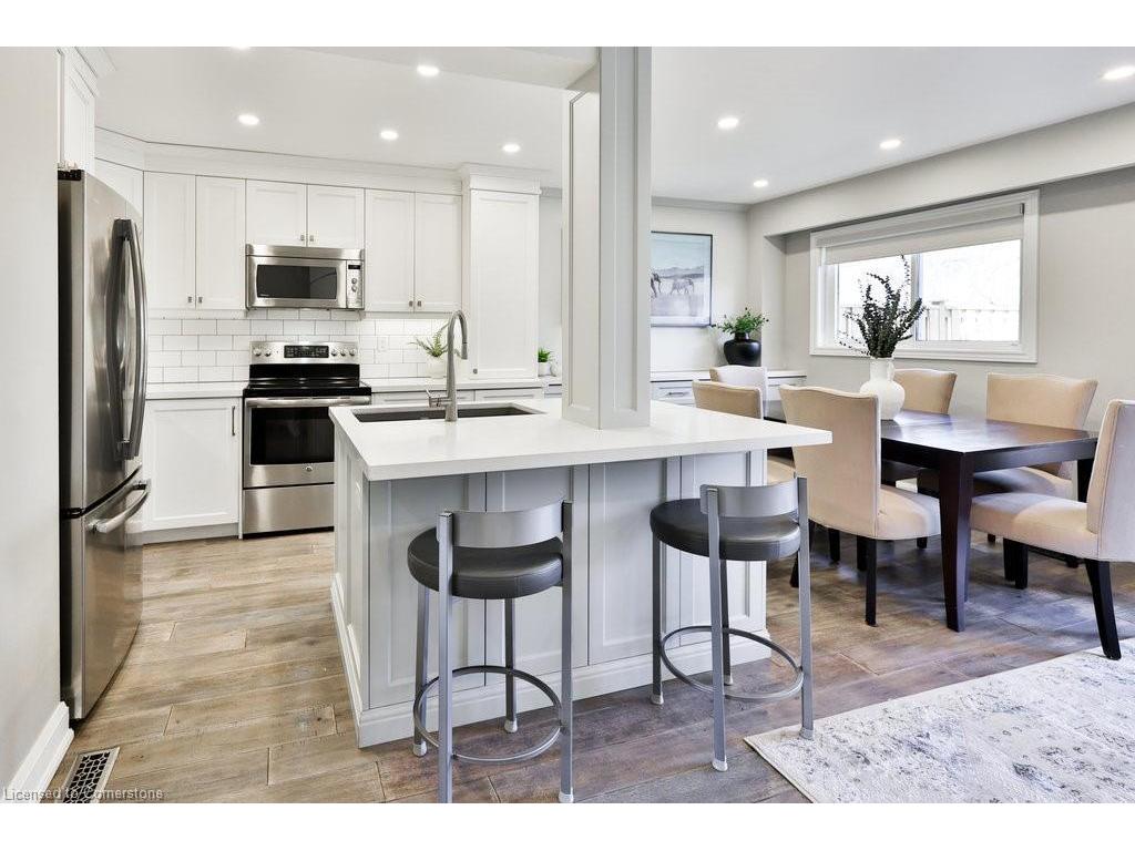 









1558


Lancaster

Drive, 66,
Oakville,




ON
L6H 2Z4

