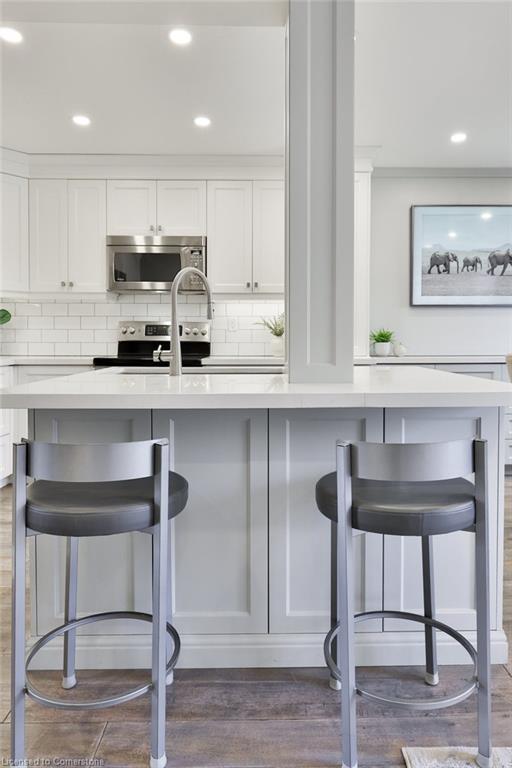 









1558


Lancaster

Drive, 66,
Oakville,




ON
L6H 2Z4

