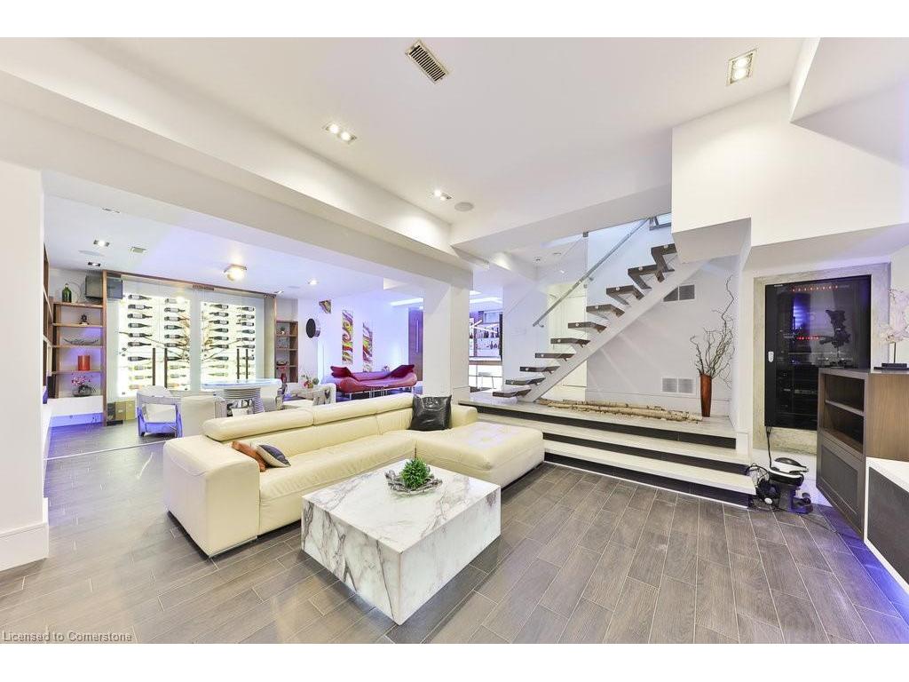 









622


Kozel

Court,
Mississauga,




ON
L4Z 4E4

