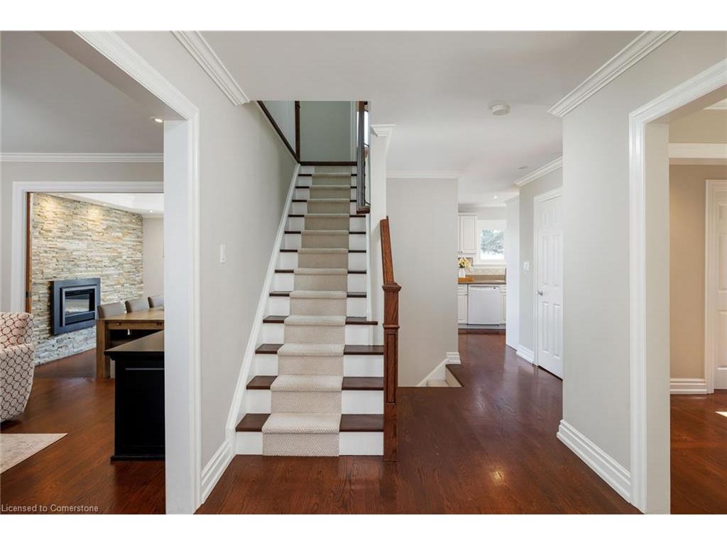 









2358


Canso

Road,
Oakville,




ON
L6J 5W6

