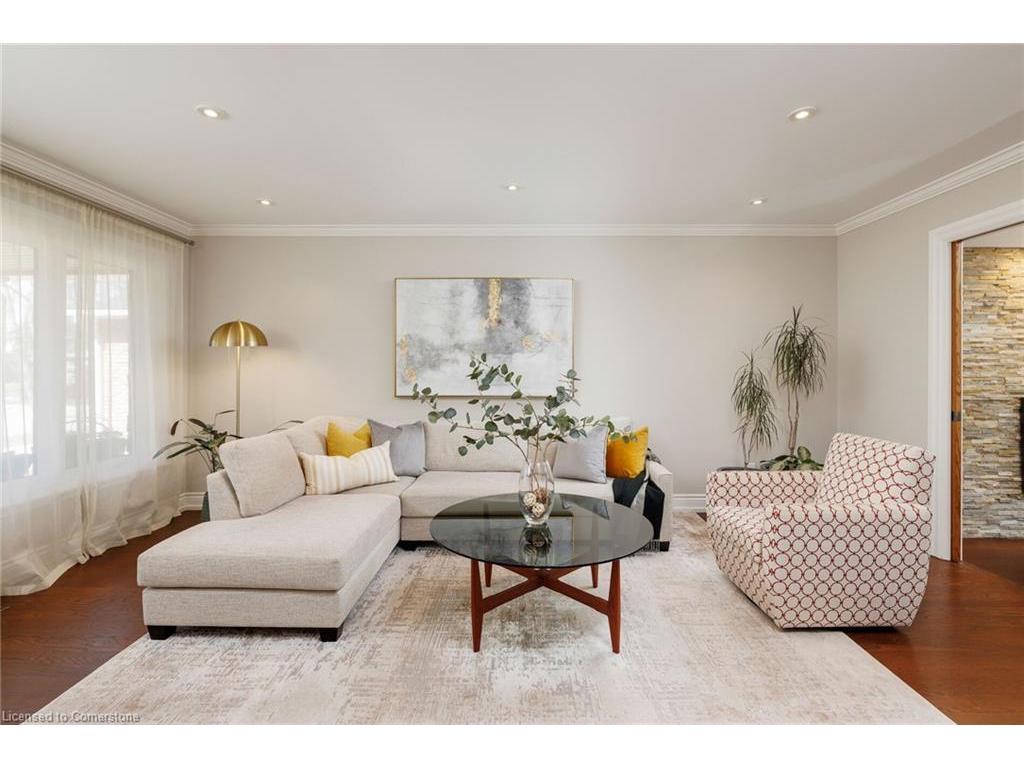 









2358


Canso

Road,
Oakville,




ON
L6J 5W6

