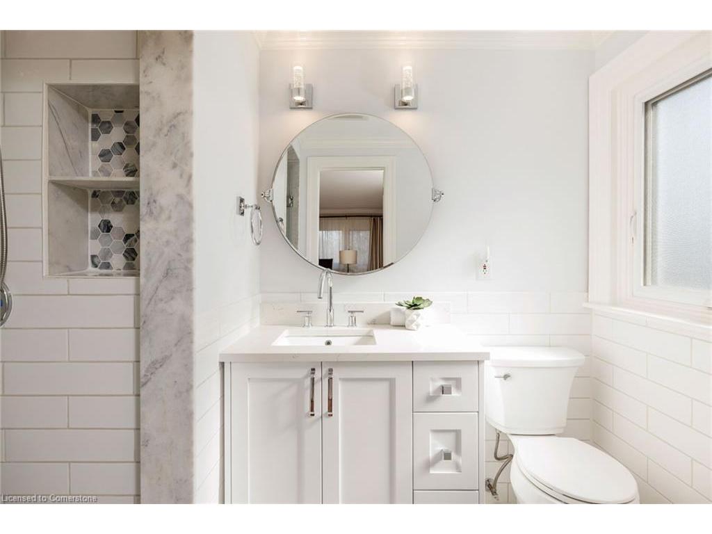 









2358


Canso

Road,
Oakville,




ON
L6J 5W6

