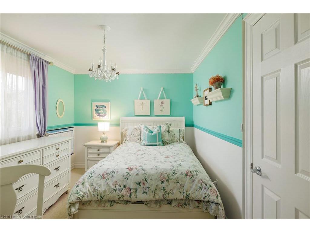









2358


Canso

Road,
Oakville,




ON
L6J 5W6

