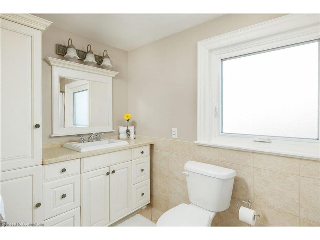









2358


Canso

Road,
Oakville,




ON
L6J 5W6


