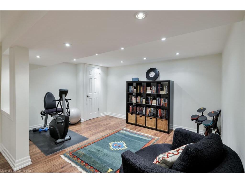 









2358


Canso

Road,
Oakville,




ON
L6J 5W6

