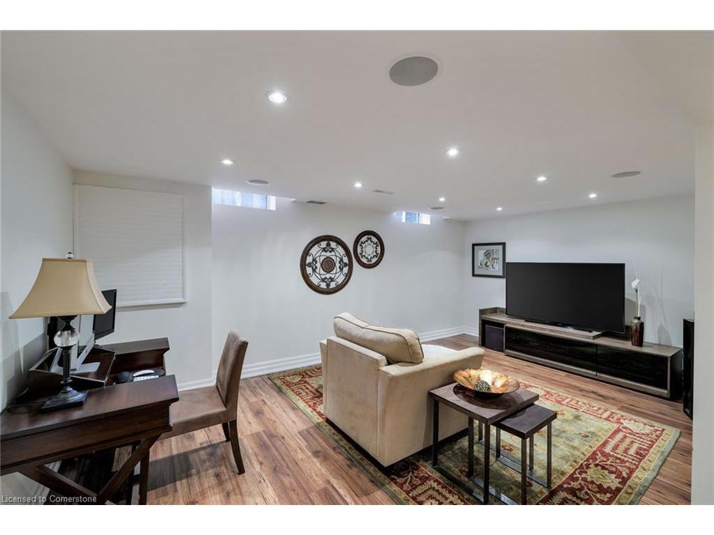 









2358


Canso

Road,
Oakville,




ON
L6J 5W6

