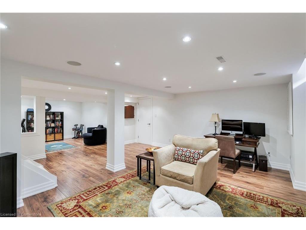









2358


Canso

Road,
Oakville,




ON
L6J 5W6

