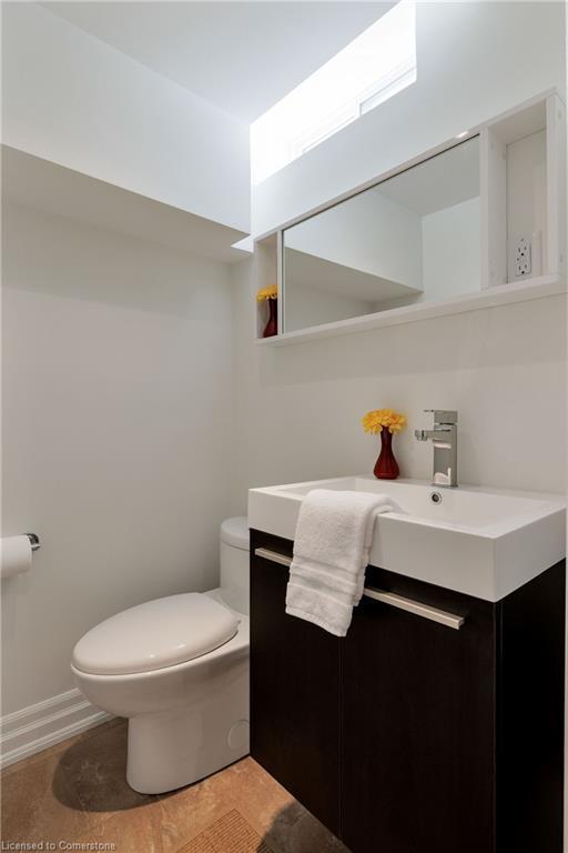 









2358


Canso

Road,
Oakville,




ON
L6J 5W6

