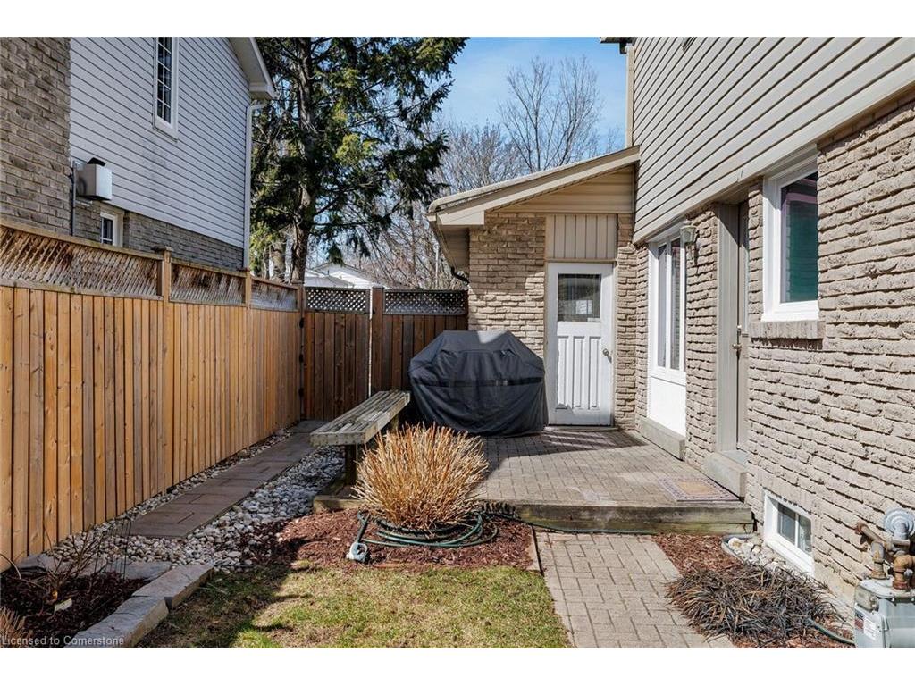 









2358


Canso

Road,
Oakville,




ON
L6J 5W6

