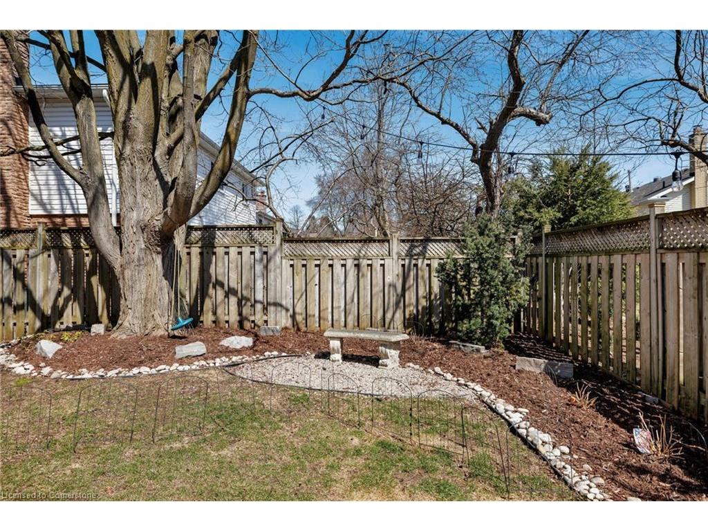 









2358


Canso

Road,
Oakville,




ON
L6J 5W6

