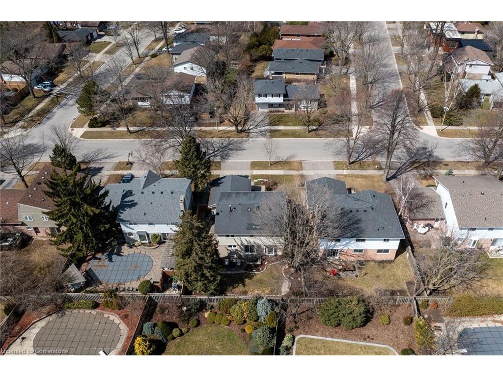 









2358


Canso

Road,
Oakville,




ON
L6J 5W6

