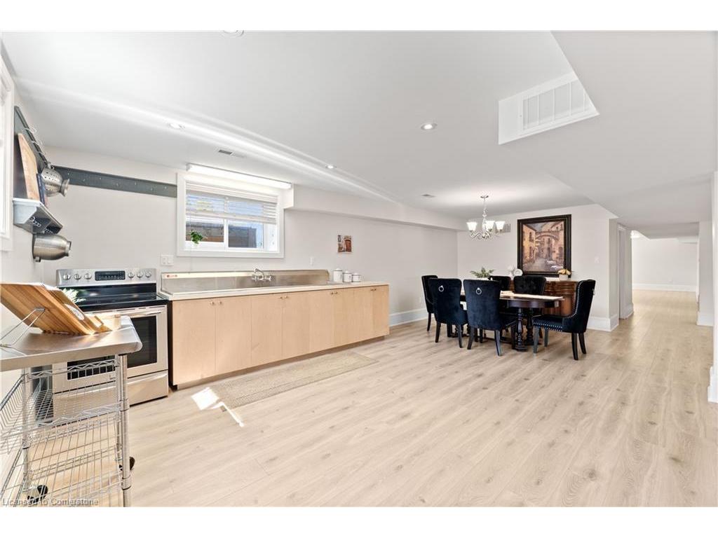 









211


Lewis

Road,
Stoney Creek,




ON
L8E 5G7

