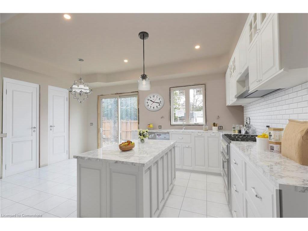 









279


Hess

Street South,
Hamilton,




ON
L8P 3P6

