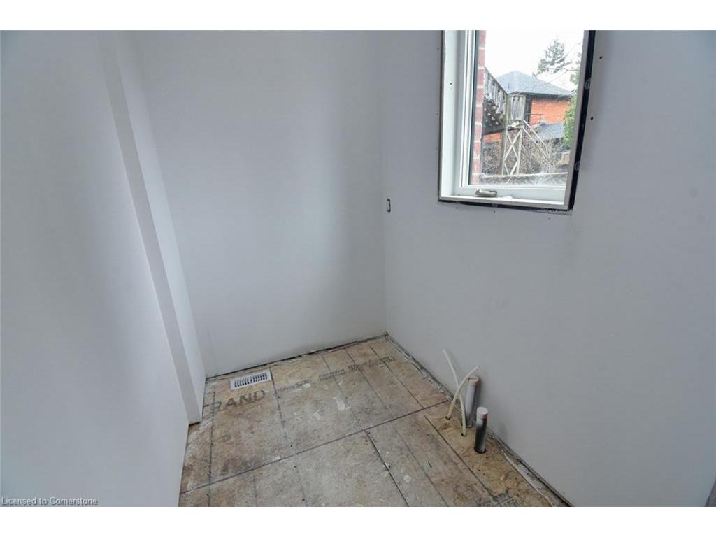 









279


Hess

Street South,
Hamilton,




ON
L8P 3P6

