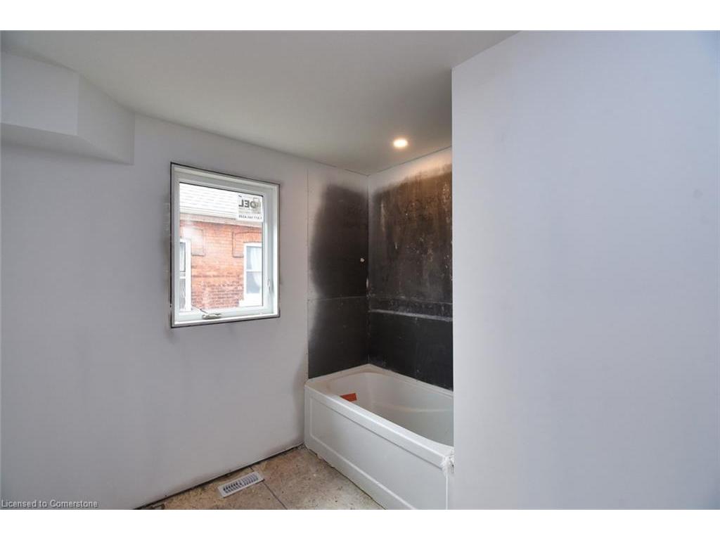 









279


Hess

Street South,
Hamilton,




ON
L8P 3P6

