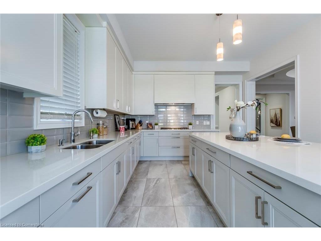 









377


Tudor

Avenue,
Oakville,




ON
L6K 0G8

