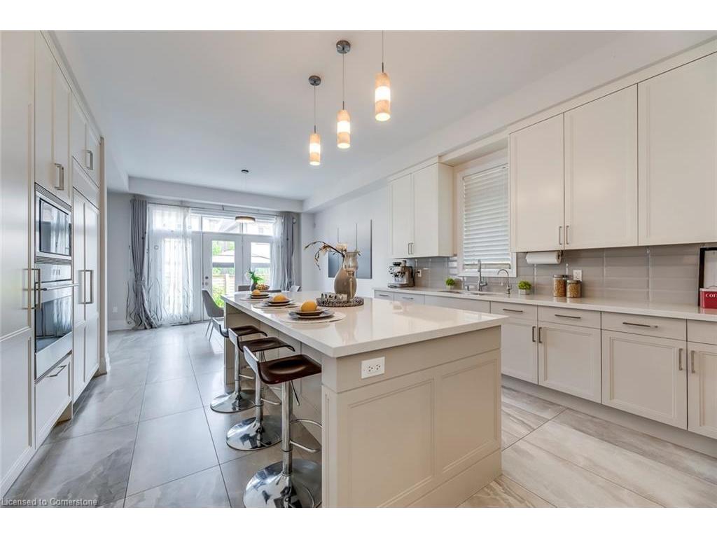 









377


Tudor

Avenue,
Oakville,




ON
L6K 0G8

