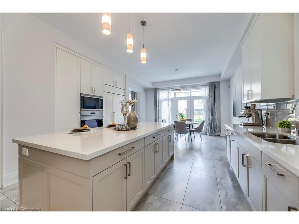 









377


Tudor

Avenue,
Oakville,




ON
L6K 0G8

