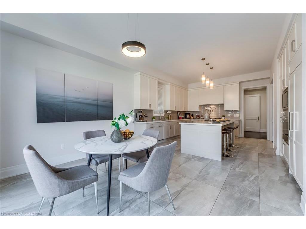 









377


Tudor

Avenue,
Oakville,




ON
L6K 0G8

