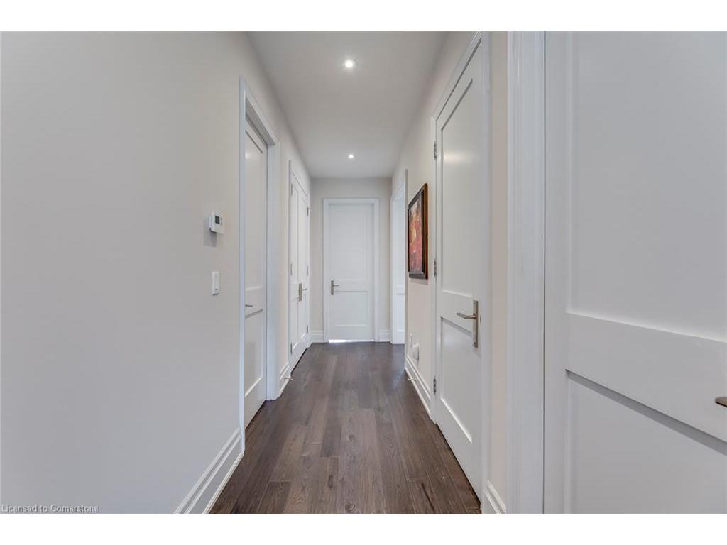 









377


Tudor

Avenue,
Oakville,




ON
L6K 0G8

