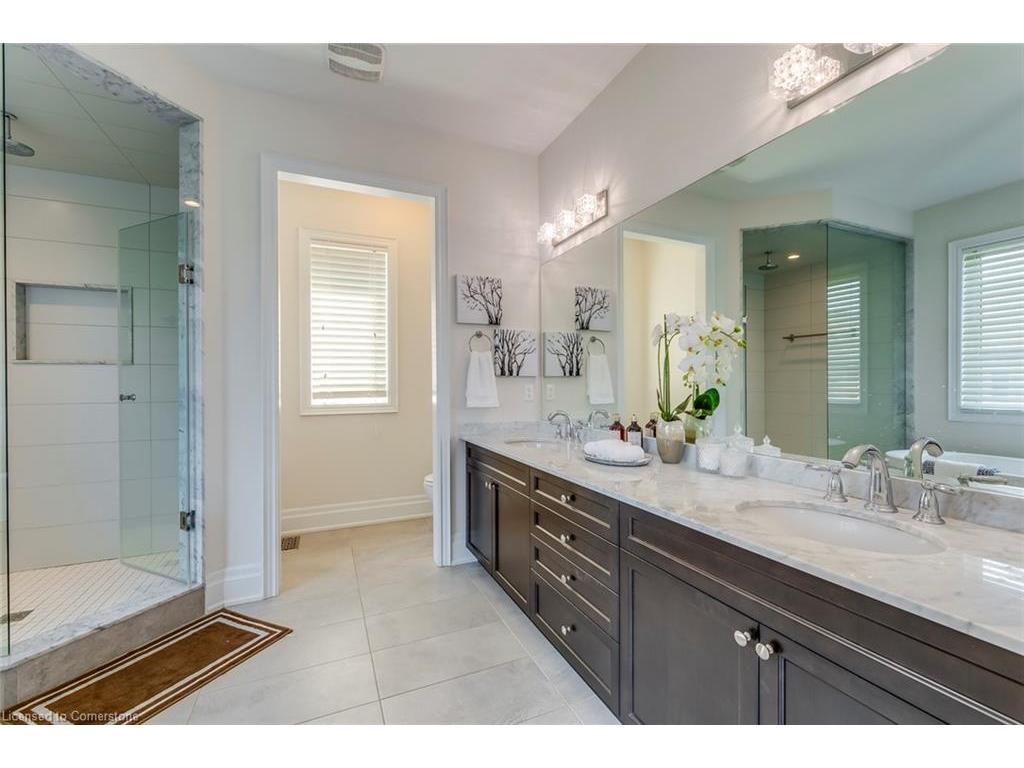 









377


Tudor

Avenue,
Oakville,




ON
L6K 0G8

