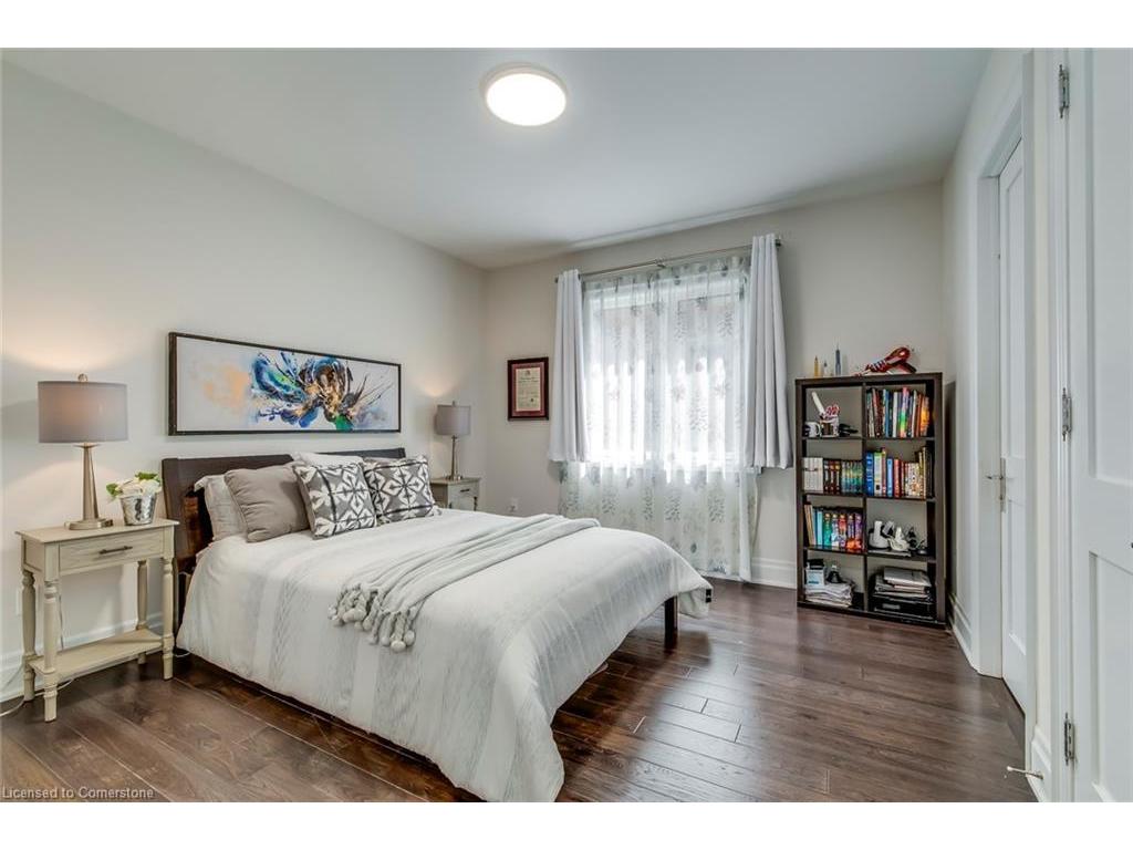 









377


Tudor

Avenue,
Oakville,




ON
L6K 0G8

