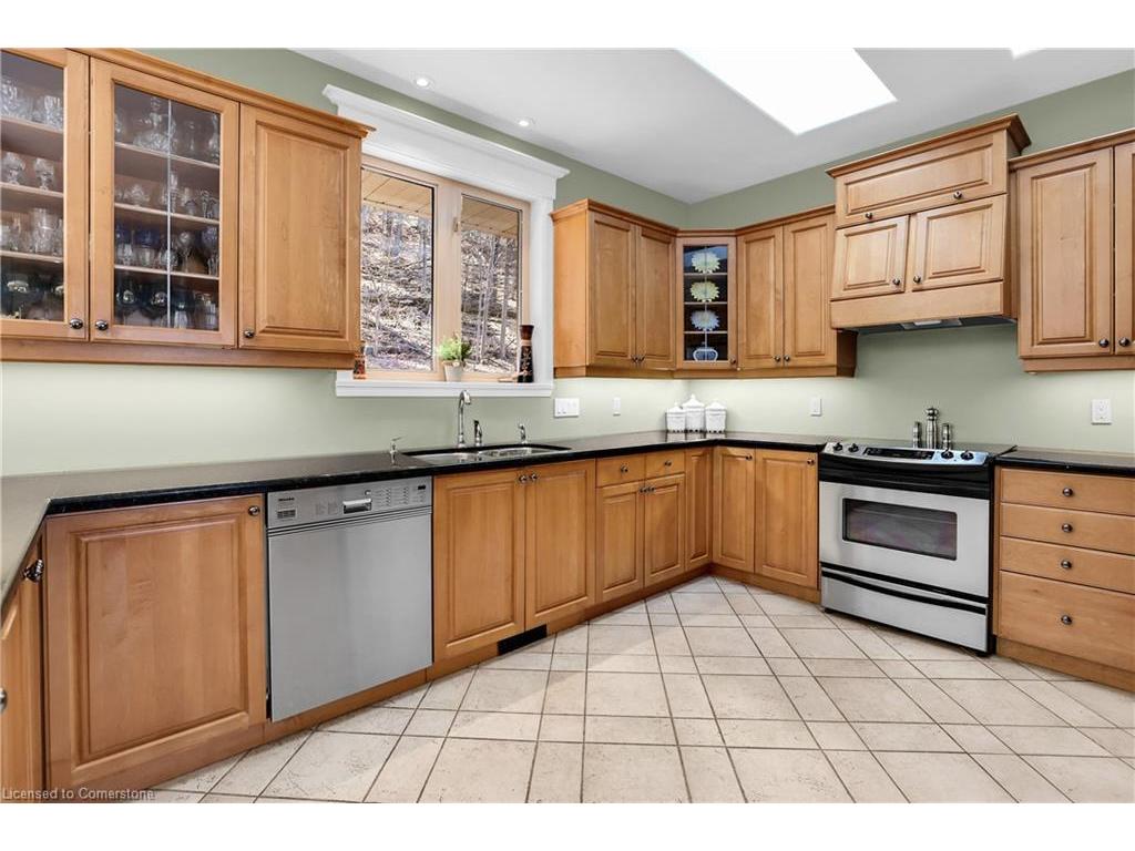 









130


Dorchester

Drive,
Grimsby,




ON
L3M 1A8

