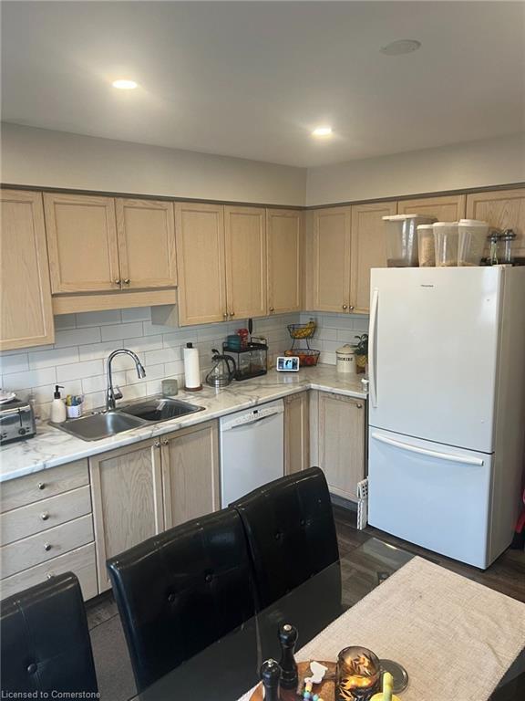









25


Greenford

Drive,
Hamilton,




ON
L8G 2G4

