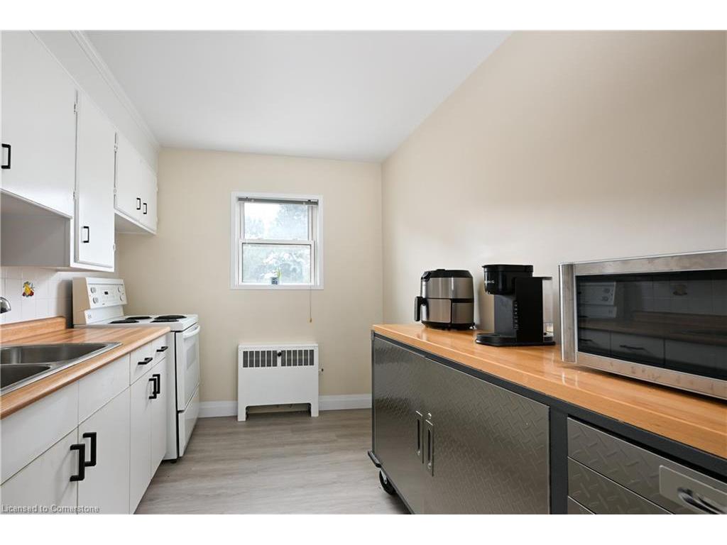 









2418


New

Street, 11,
Burlington,




ON
L7R 1J6

