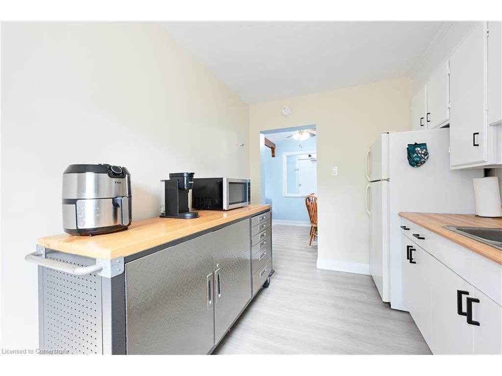 









2418


New

Street, 11,
Burlington,




ON
L7R 1J6

