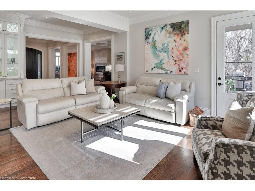 









92


Pinetree

Way,
Mississauga,




ON
L5G 2R1

