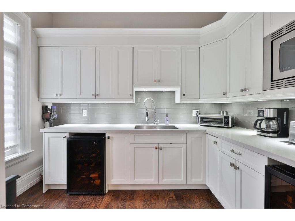 









92


Pinetree

Way,
Mississauga,




ON
L5G 2R1

