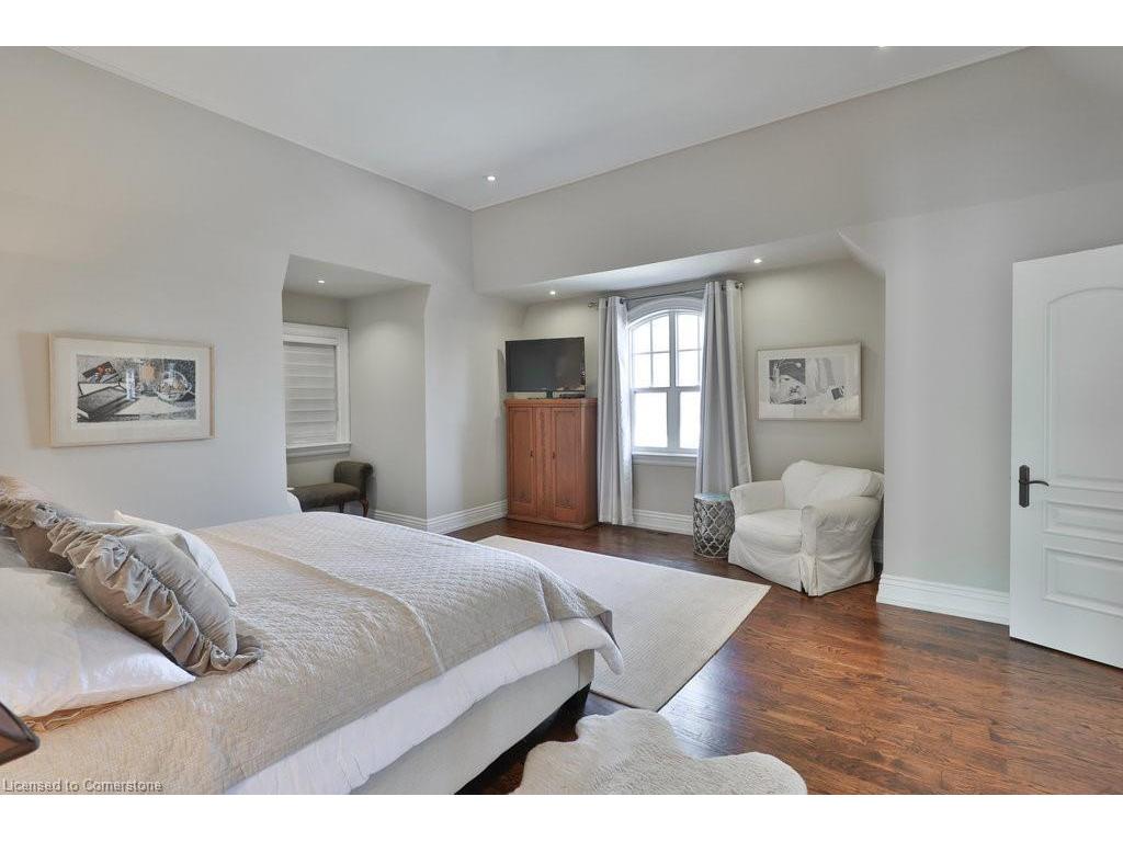 









92


Pinetree

Way,
Mississauga,




ON
L5G 2R1

