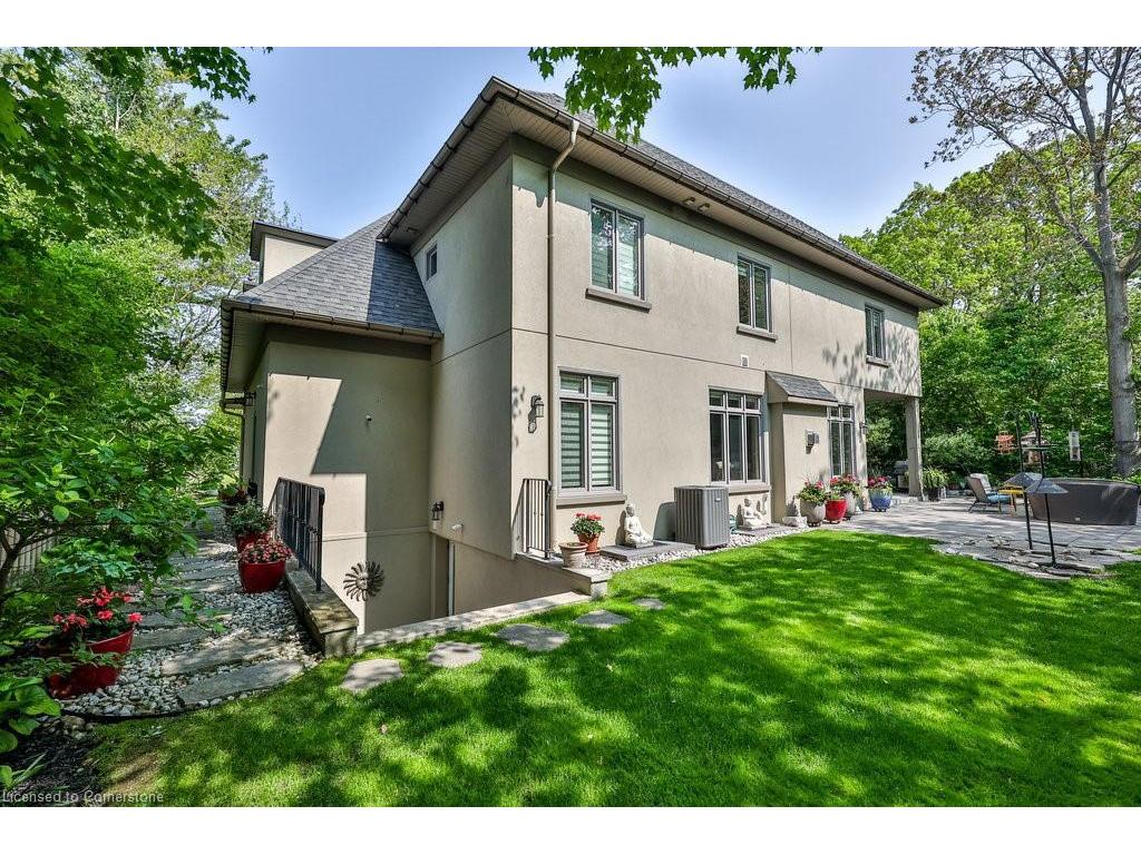 









92


Pinetree

Way,
Mississauga,




ON
L5G 2R1

