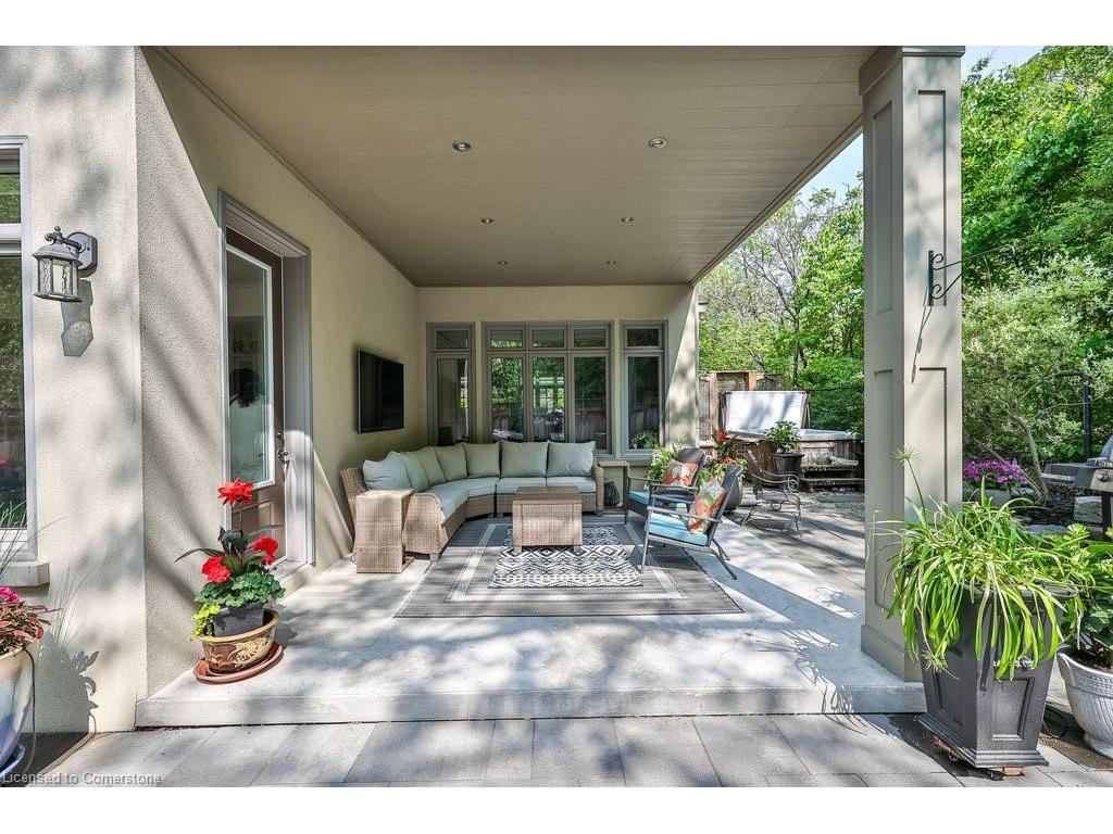 









92


Pinetree

Way,
Mississauga,




ON
L5G 2R1

