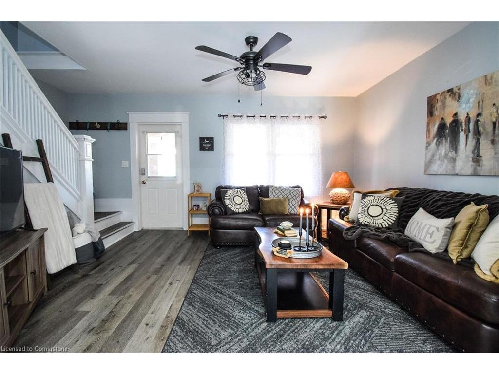 









413


Helena

Street,
Dunnville,




ON
N1A 2T1

