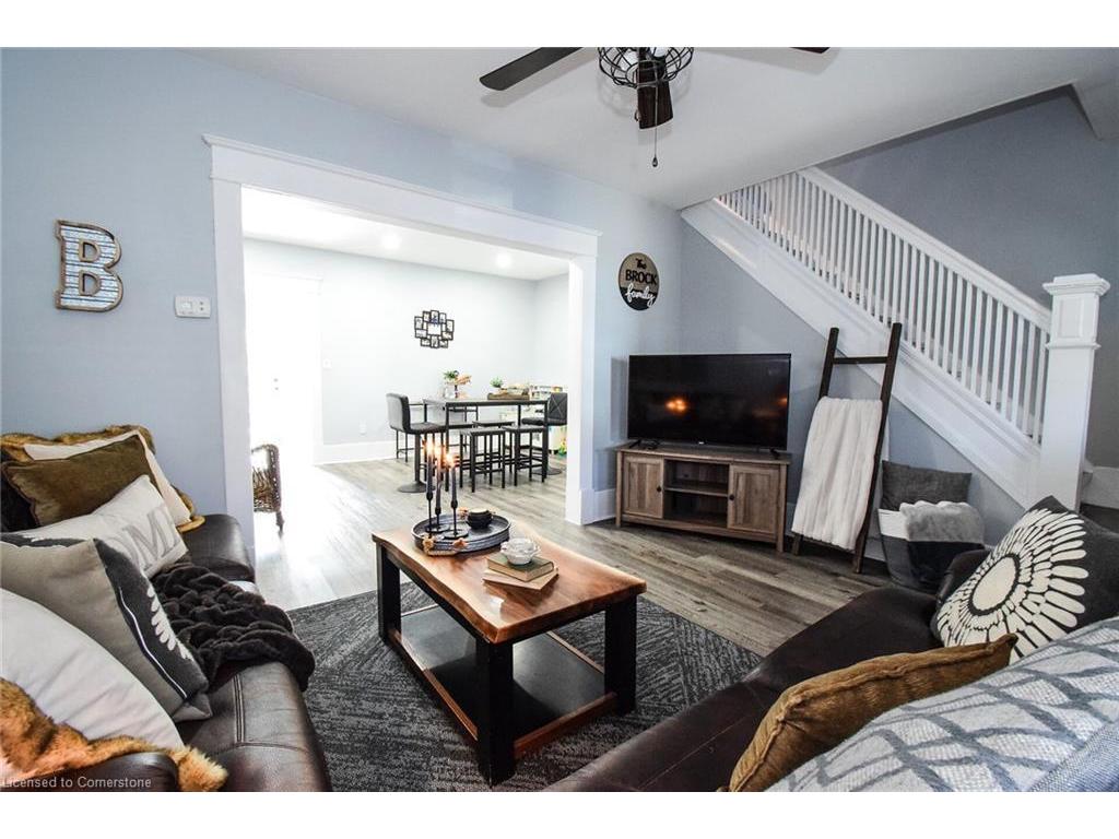 









413


Helena

Street,
Dunnville,




ON
N1A 2T1

