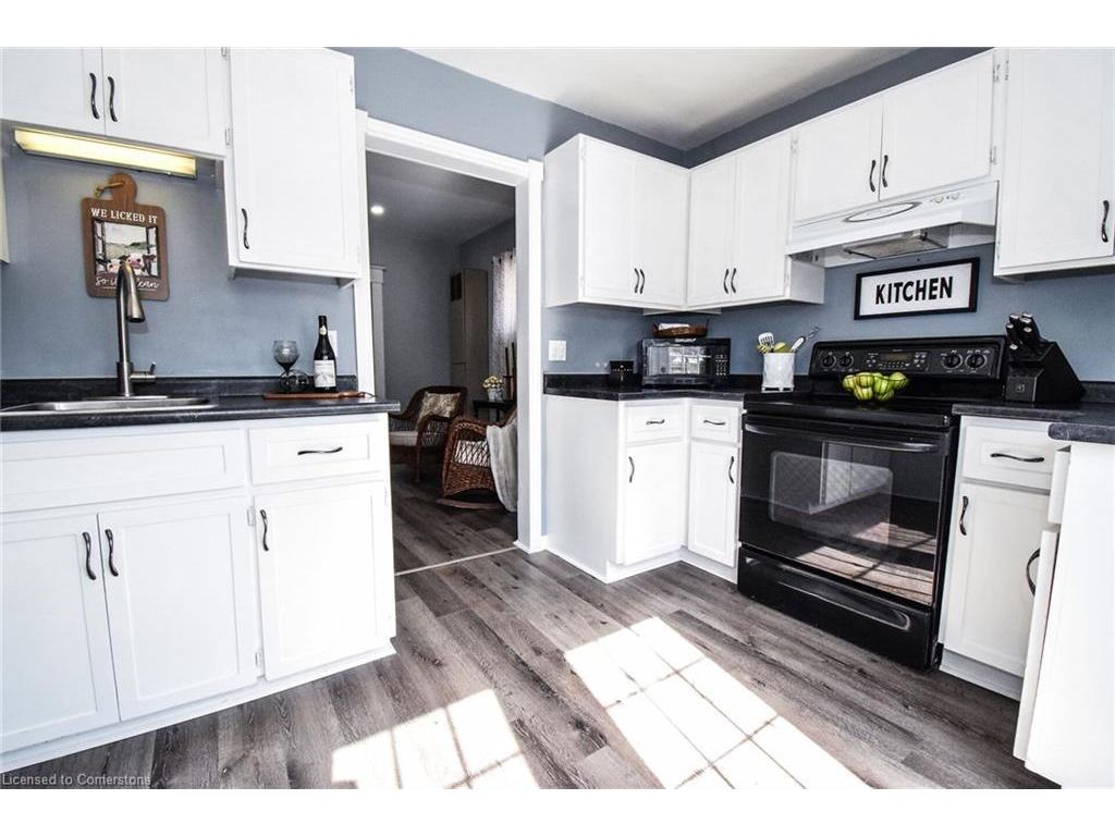 









413


Helena

Street,
Dunnville,




ON
N1A 2T1

