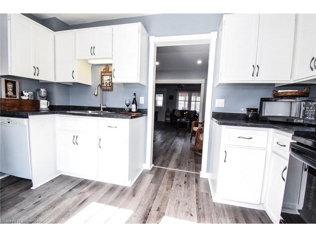









413


Helena

Street,
Dunnville,




ON
N1A 2T1

