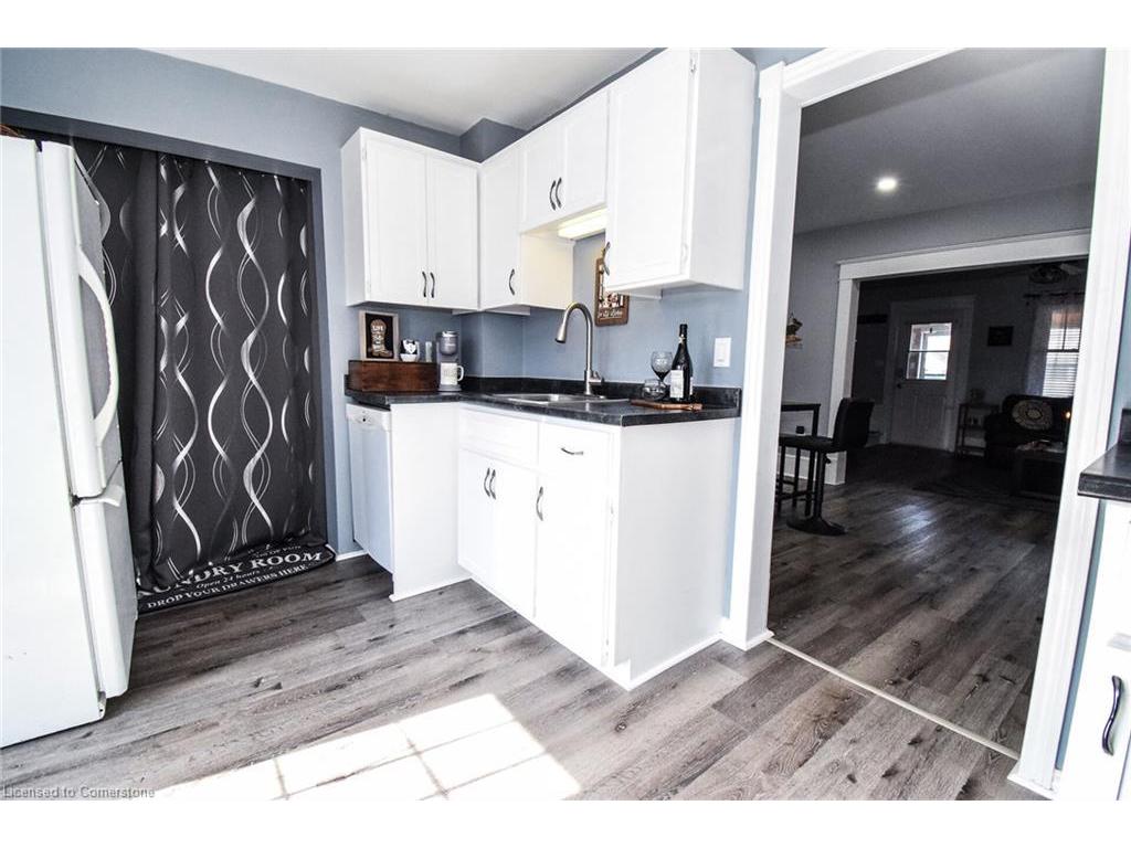 









413


Helena

Street,
Dunnville,




ON
N1A 2T1

