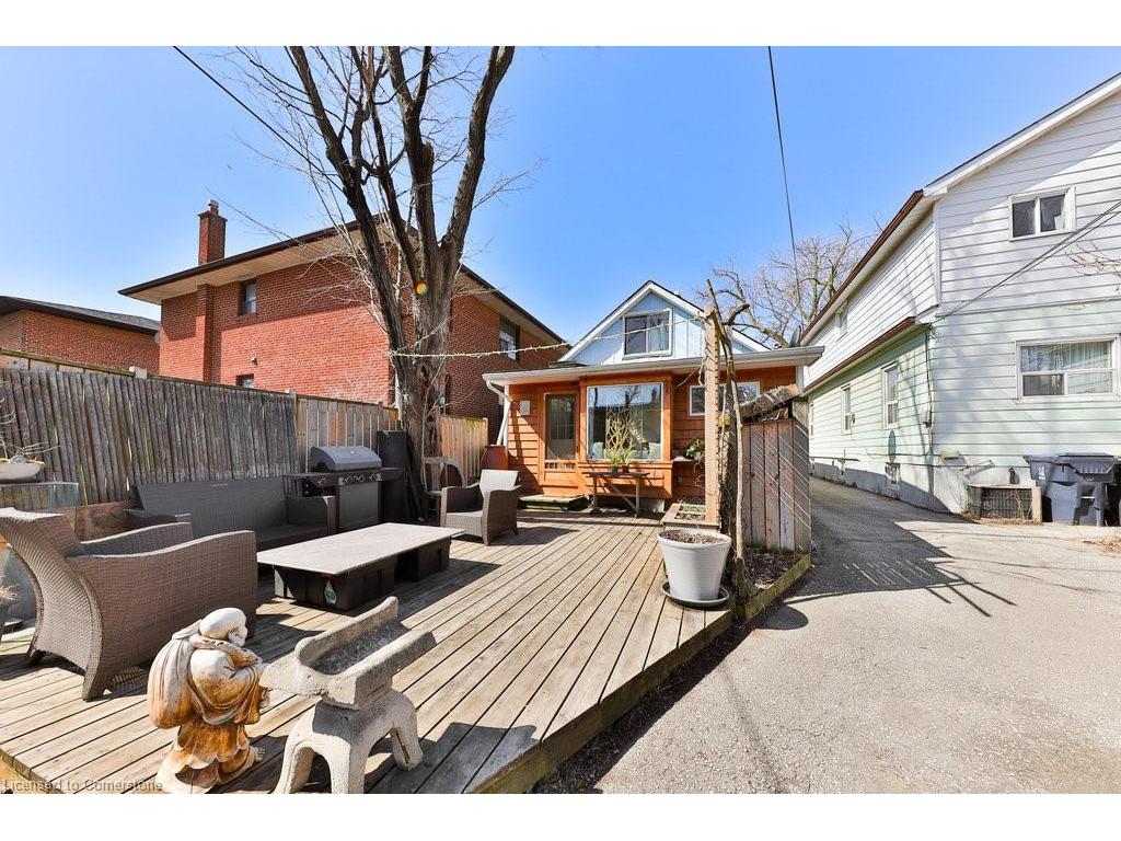 









39


Twenty Fourth

Street,
Toronto,




ON
M8V 3N3

