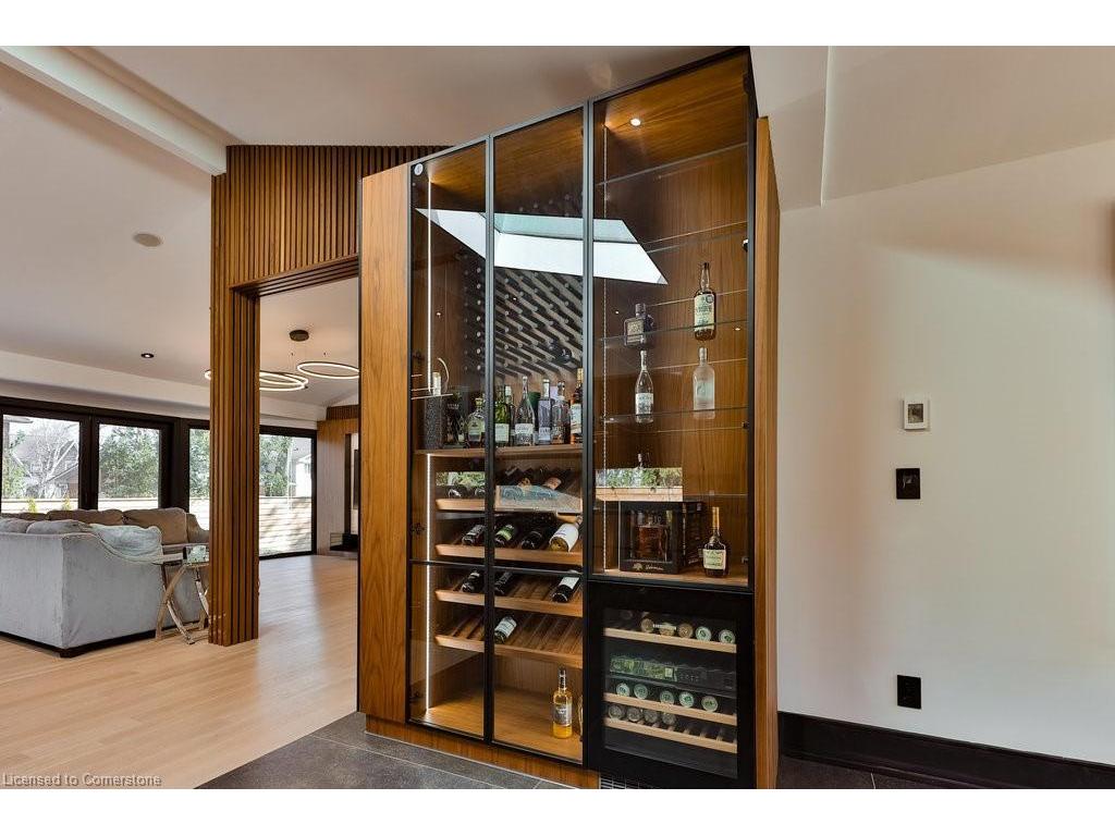 









621


Sir Richard's

Road,
Mississauga,




ON
L5C 1A3

