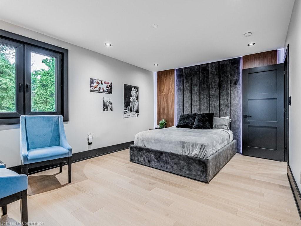









621


Sir Richard's

Road,
Mississauga,




ON
L5C 1A3

